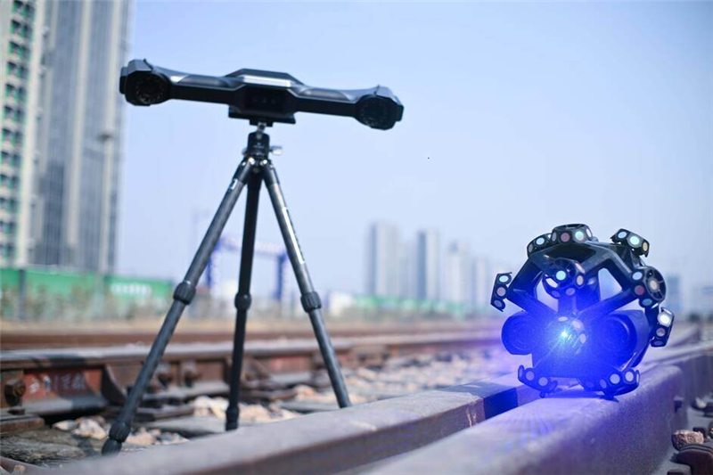 SHINING 3D - FreeScan Trak Nova 無線多功能動態追蹤掃描器